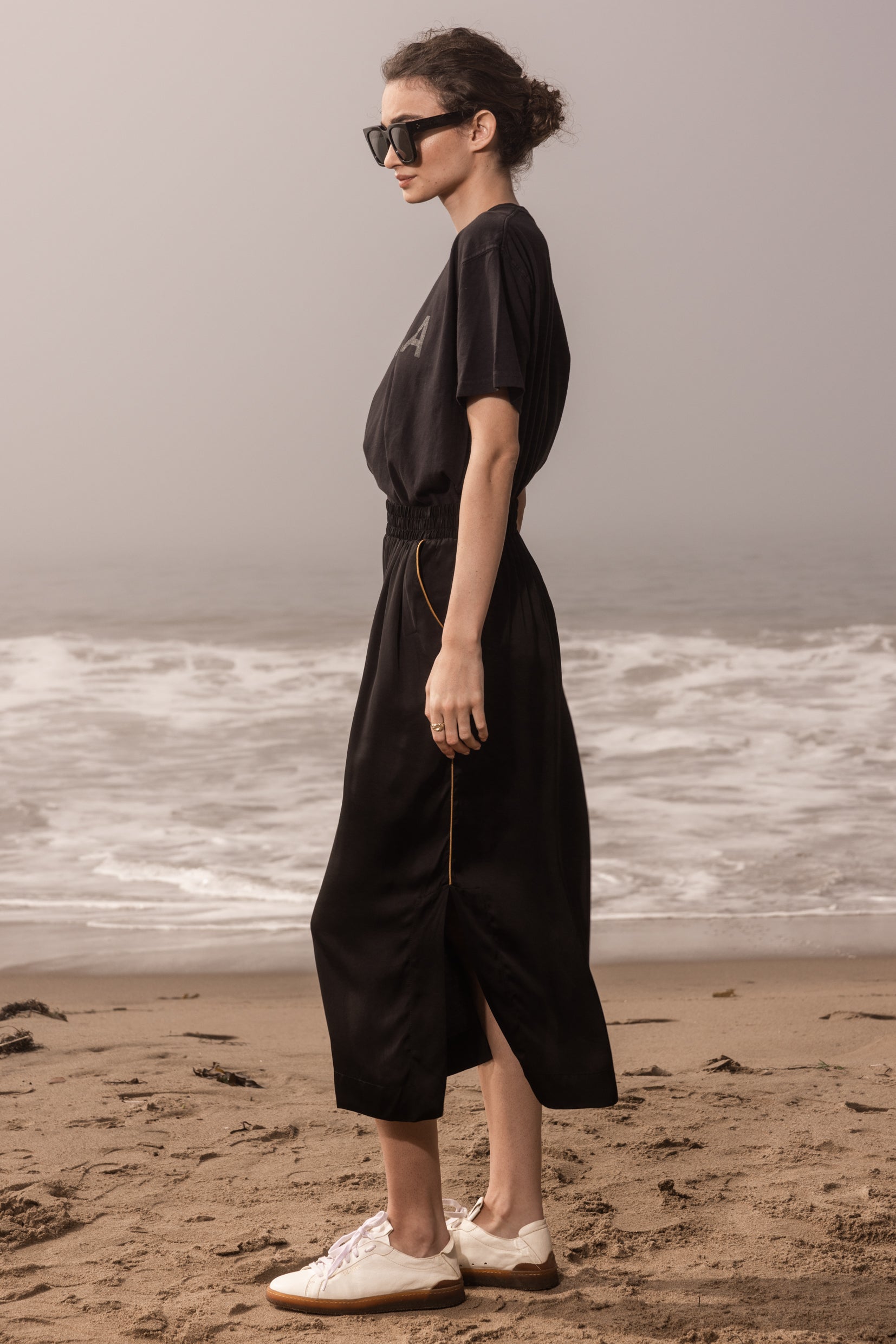 SRF LA TEE - BLACK ON BLACK - Heidi Merrick