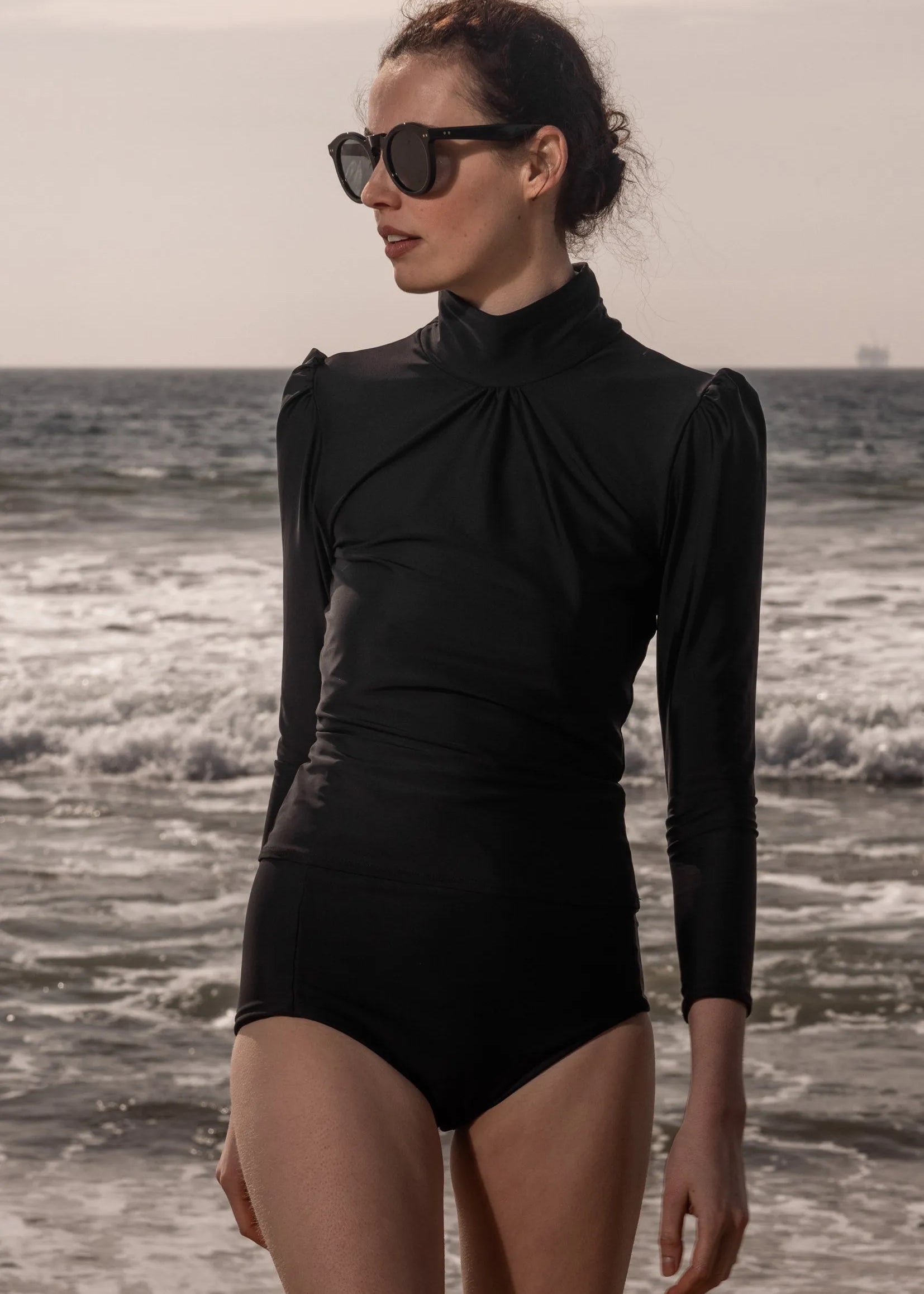 Izzy Rashguard - Black - Heidi Merrick