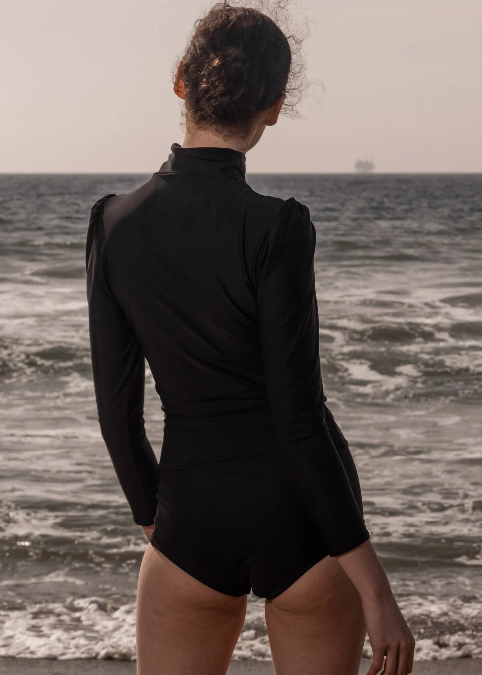 Izzy Rashguard - Black - Heidi Merrick