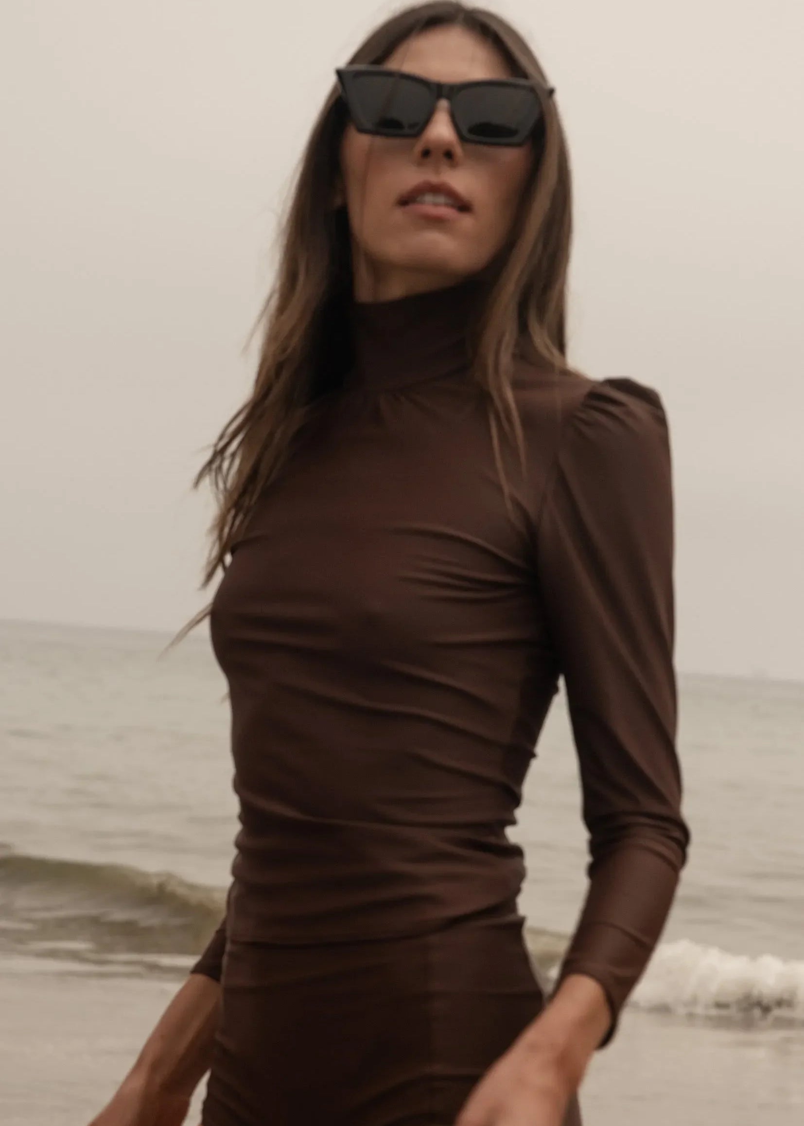 Izzy Rashguard - Chocolate - Heidi Merrick